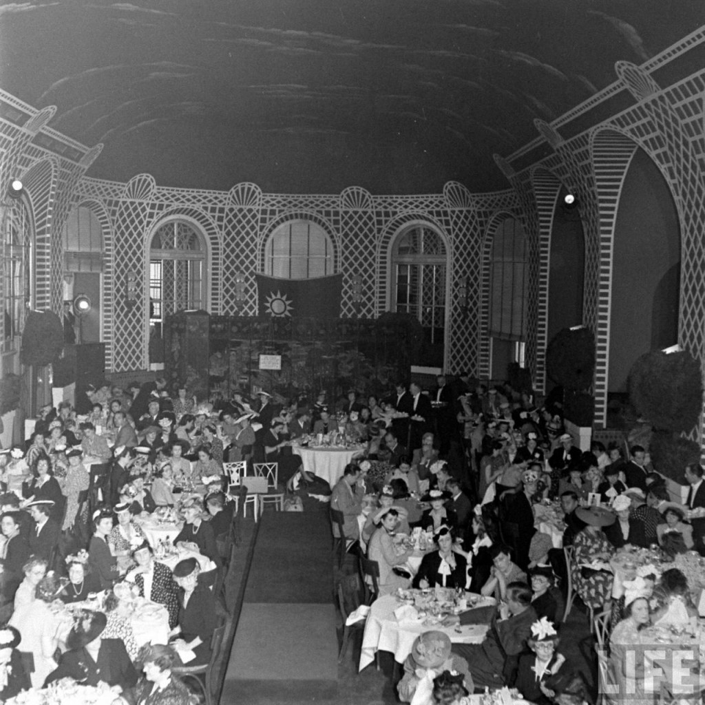 Crowd view of the May 1941 fashion show for United China Relief