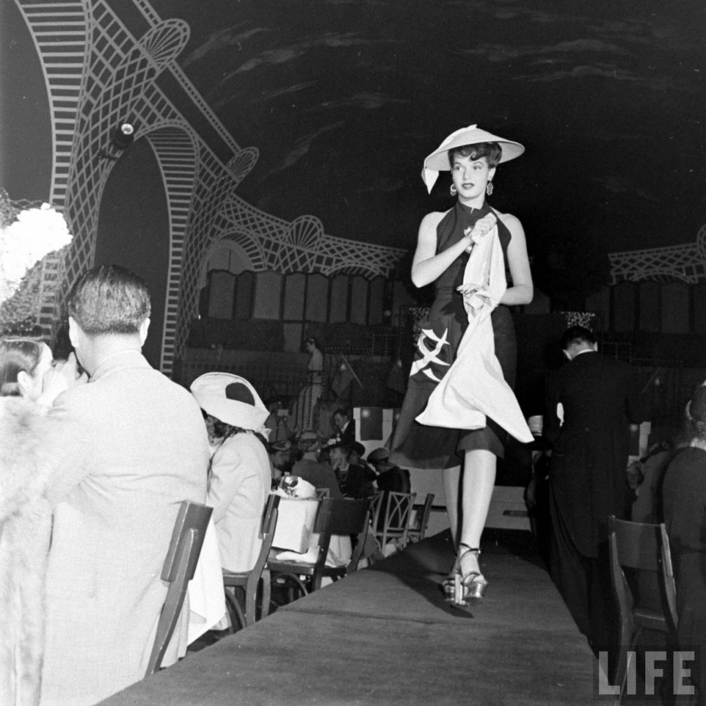 Chinese inspired fashion in 1941